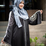 Abaya E Luna
