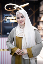 Abaya E Minal