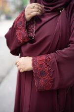 Embroidered Abaya Sabeen - Image 4