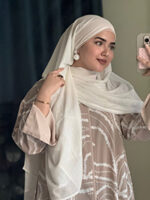 Abaya E Zia in Print