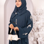 Ushna Karchupi Abaya